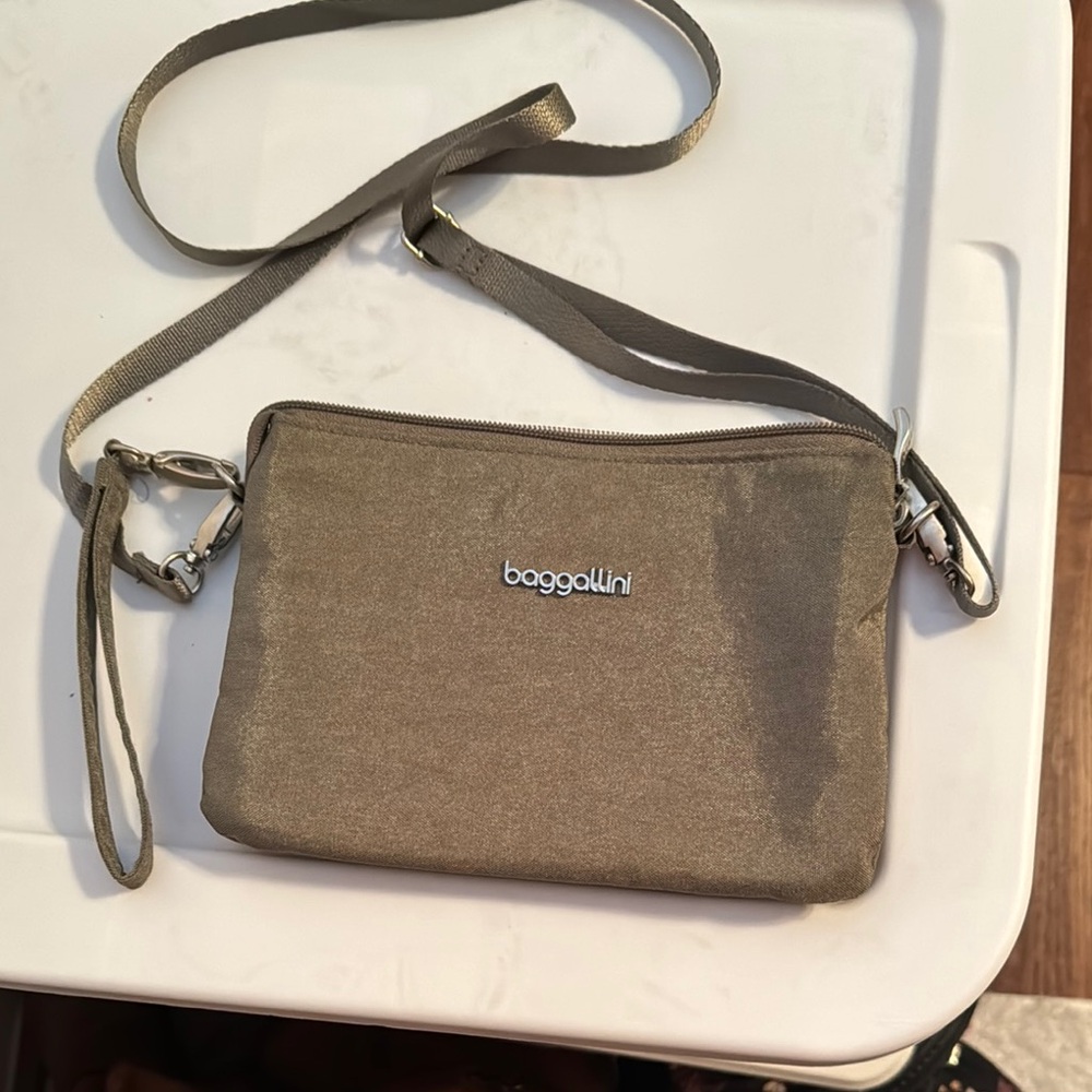 Baggallini Tan Crossbody Bag